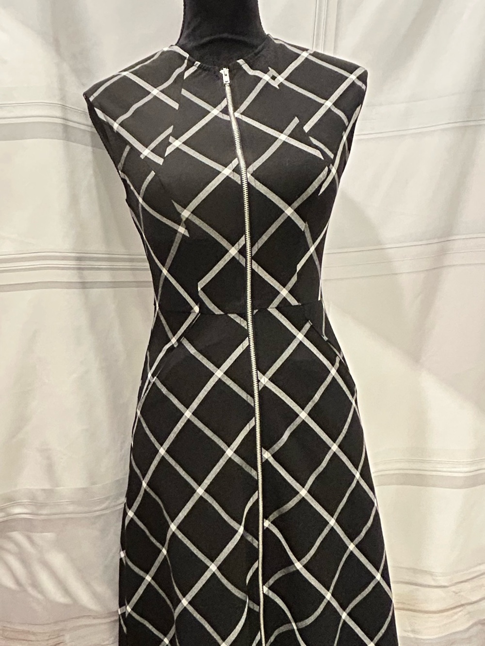 Black Grid-Print Zip-Front Sleeveless Dress Women’s XS